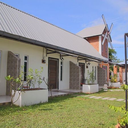 Belukar Lodges Private Homestay Pantai Cenang  Exteriör bild